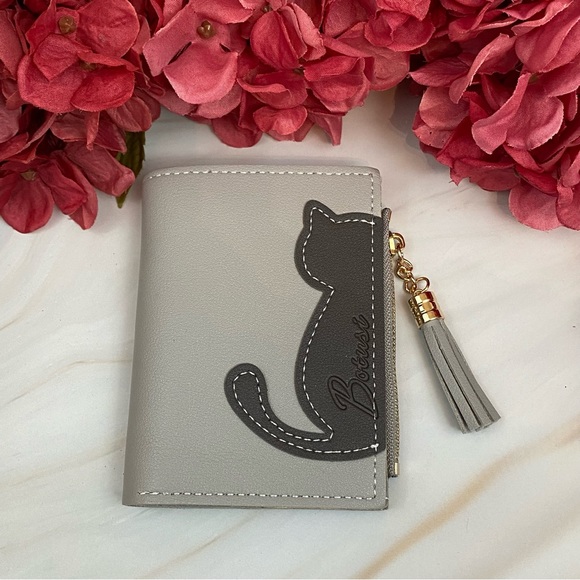 Vegan Leather Two Tone Gray Cat Wallet with Tassel - Picture 8 of 15